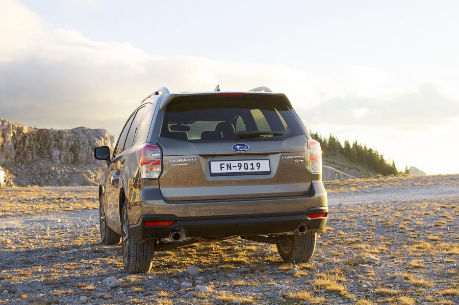  Subaru Forester 2.0XT 2016 года  (фото 14 из 30)